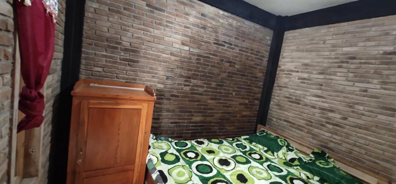 库尼亚家庭旅馆 班图尔 外观 照片